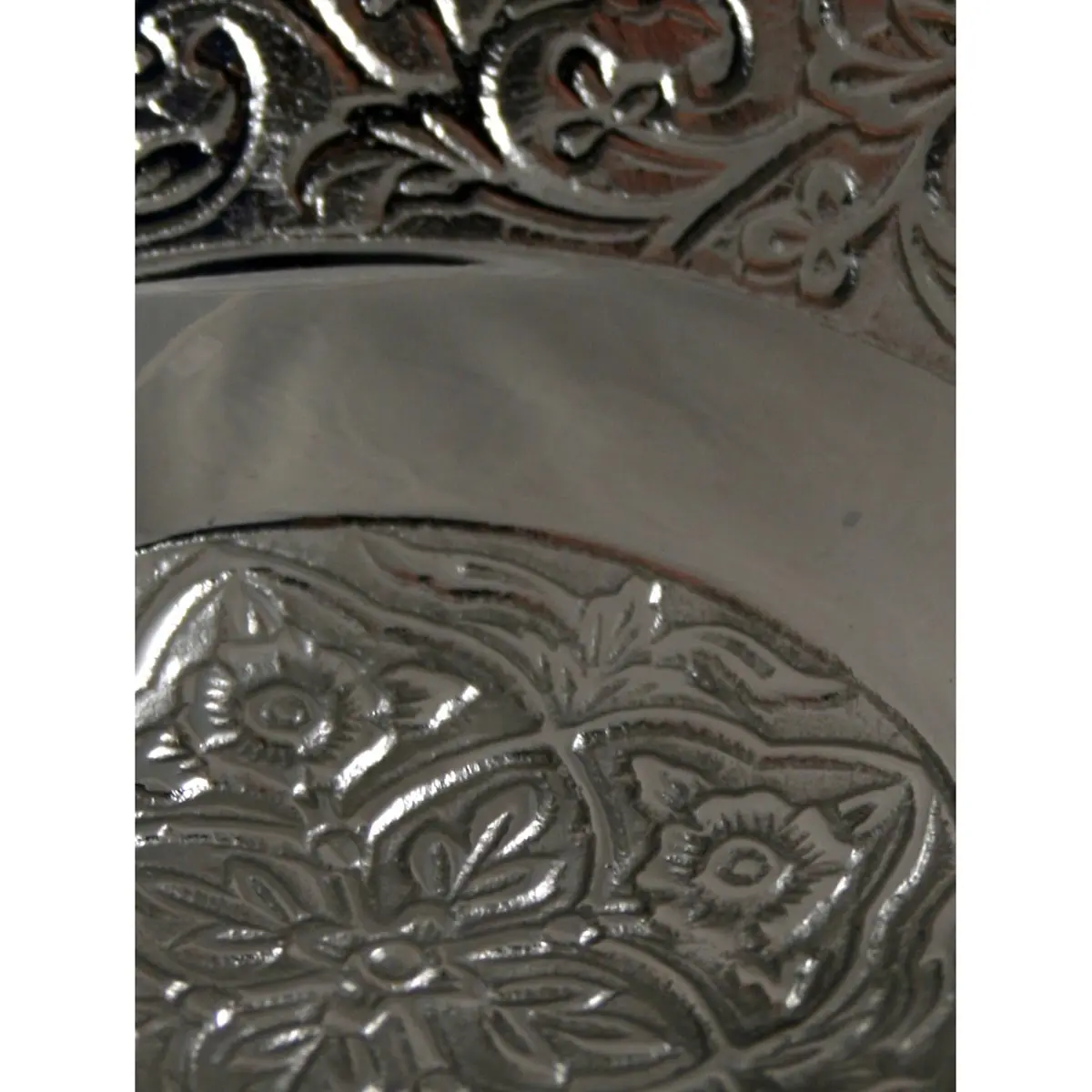 Metal Hashtray with tendril motif